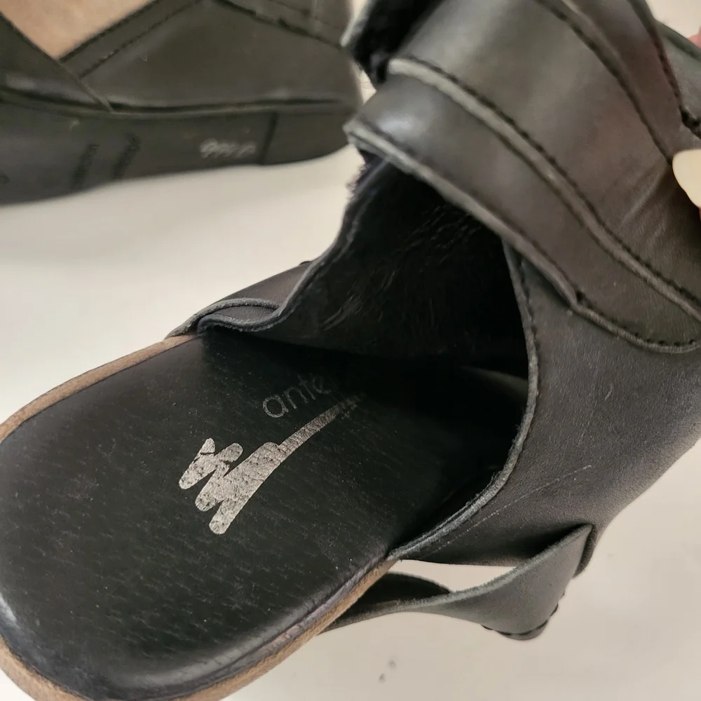 Antelope stylish black